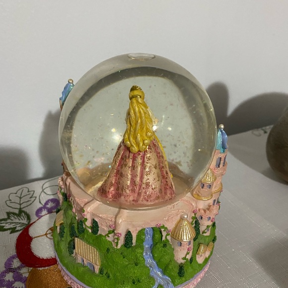 Repunzel musical snow globe “La Primavera” vintage - Picture 4 of 9